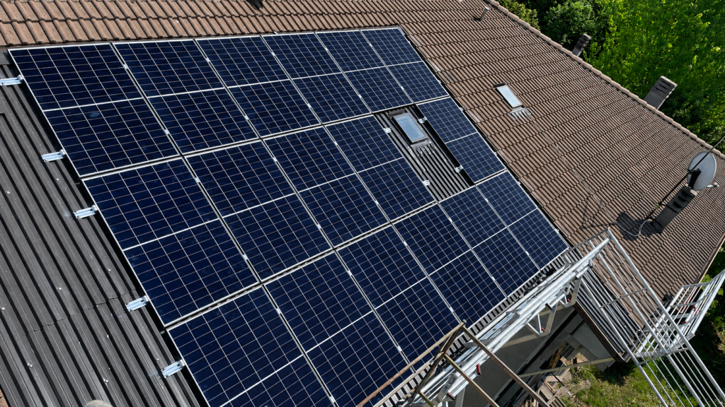 Impianto fotovoltaico residenziale su tetto a falde in coppi